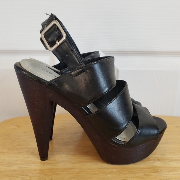 Wooden platformed heel - Breckelle's - Picture 2 of 3